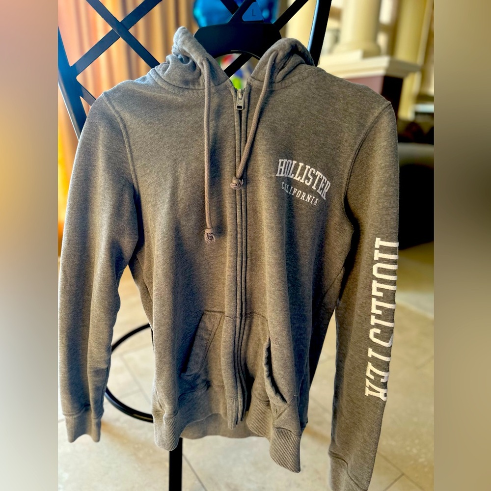 Hollister zip up hoodie